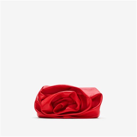 Rose Clutch in Pillar 